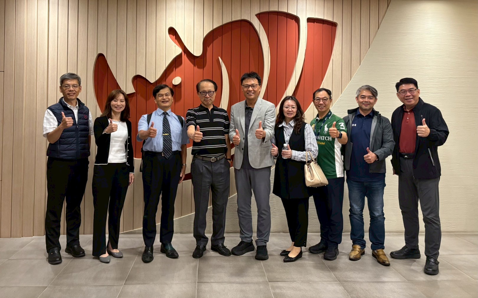 佳龍科技、愛豐通運